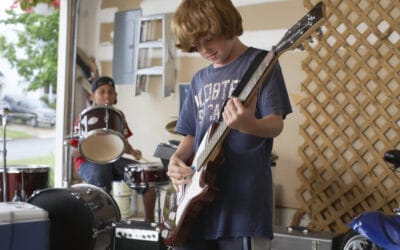 Les meilleures guitares électriques pour enfant en 2020: Guide