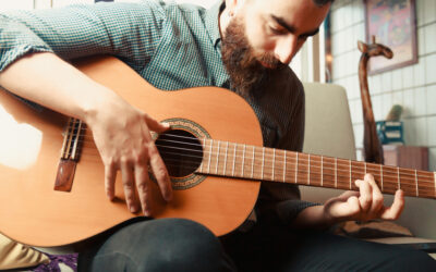 Découvrez toute l’anatomie d’une guitare acoustique