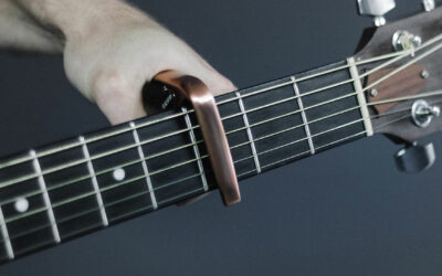 Comment utiliser un capo de guitare ? Tableau des capos pour guitare