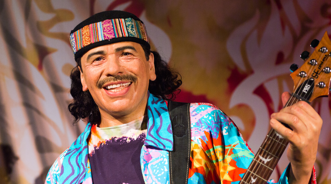 Guitariste de Légende : Carlos Santana se qualifie de « Vrai Hippie », et voici pourquoi !