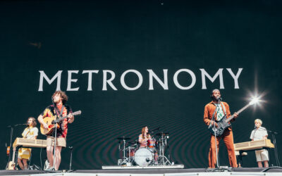Metronomy reporte sa tournée nord-américaine pour donner la priorité à sa « vie à la maison »